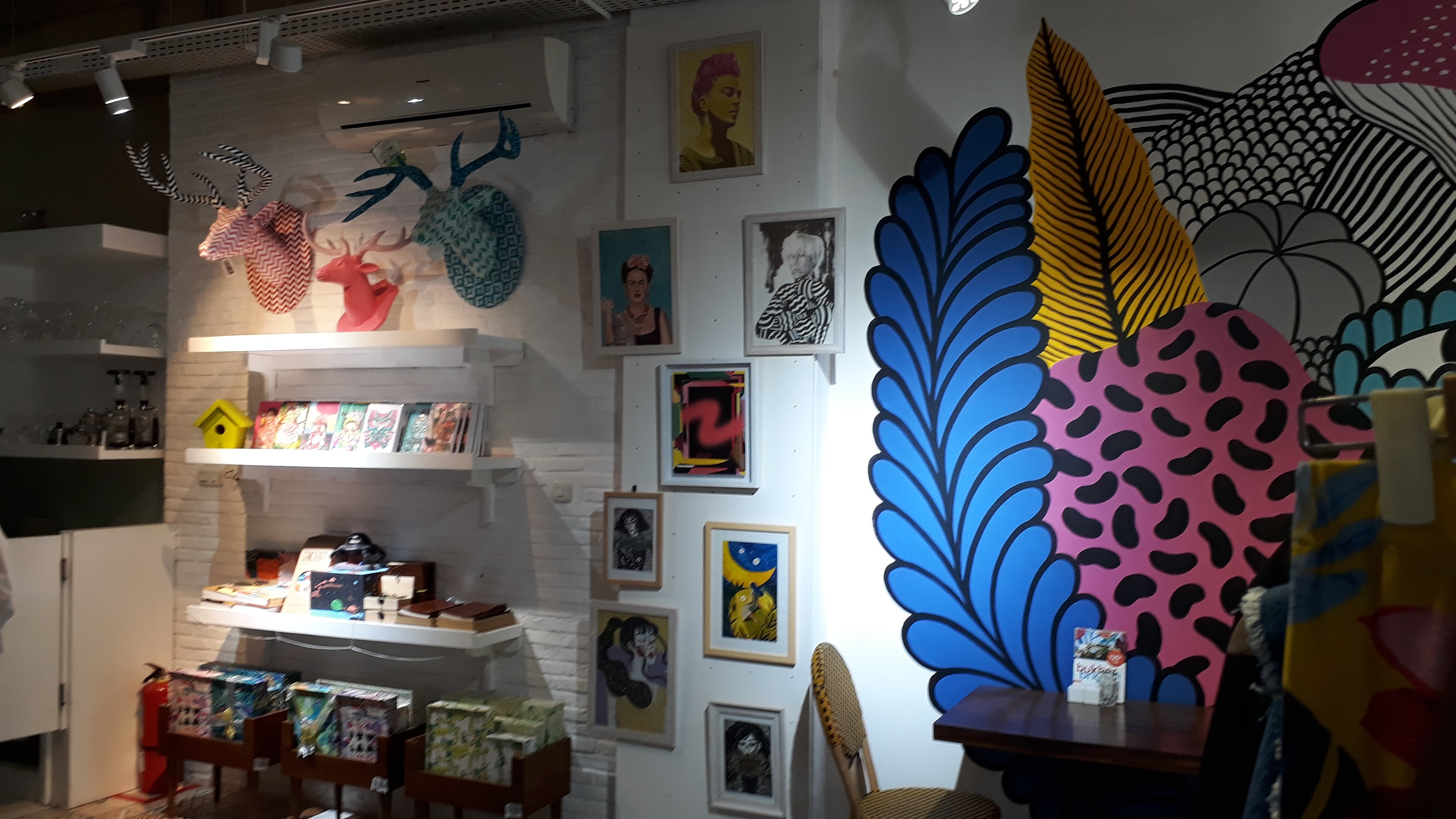 Anda cari udara segar di Jakarta ? 2 madison gallery jl bangka