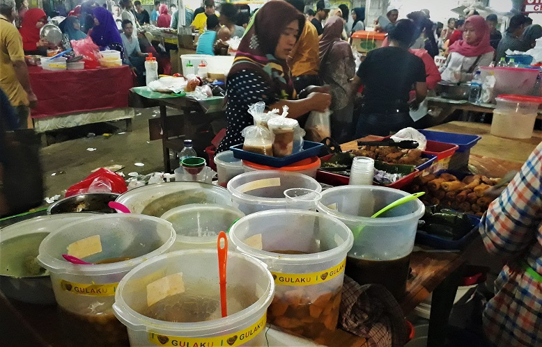 Pasar Benhil tidak kalah juga untuk jualan makanan buka puasa