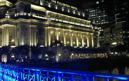 Legendary Fullerton Hotel Singapore guided visit with team part 1