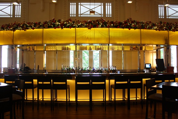 Legendary Fullerton Hotel Singapore guided visit with team part 1