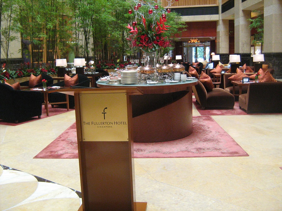 Legendary Fullerton Hotel Singapore guided visit with team part 1